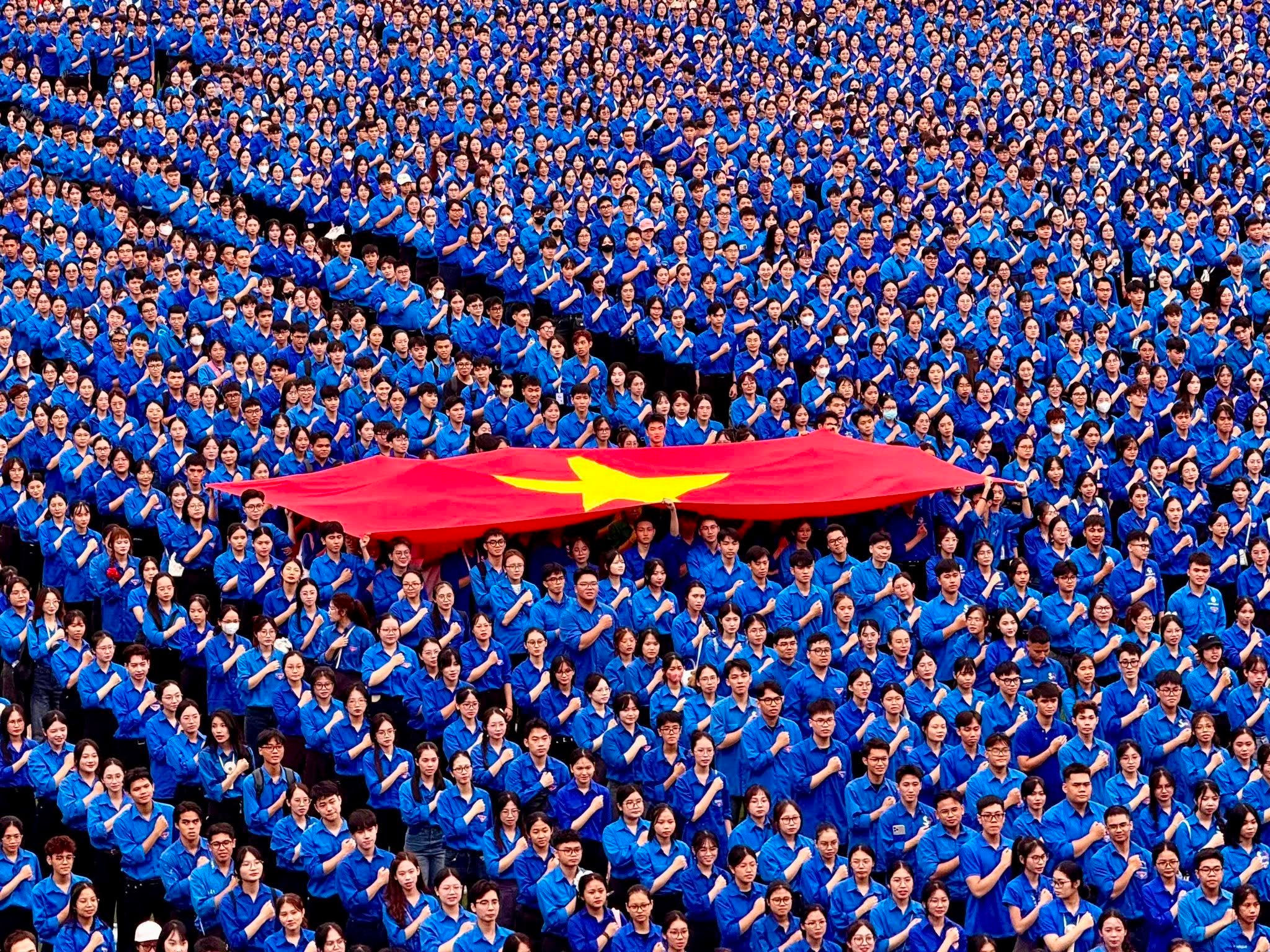 luat-thanh-nien-moi-nhat-2026.jpg