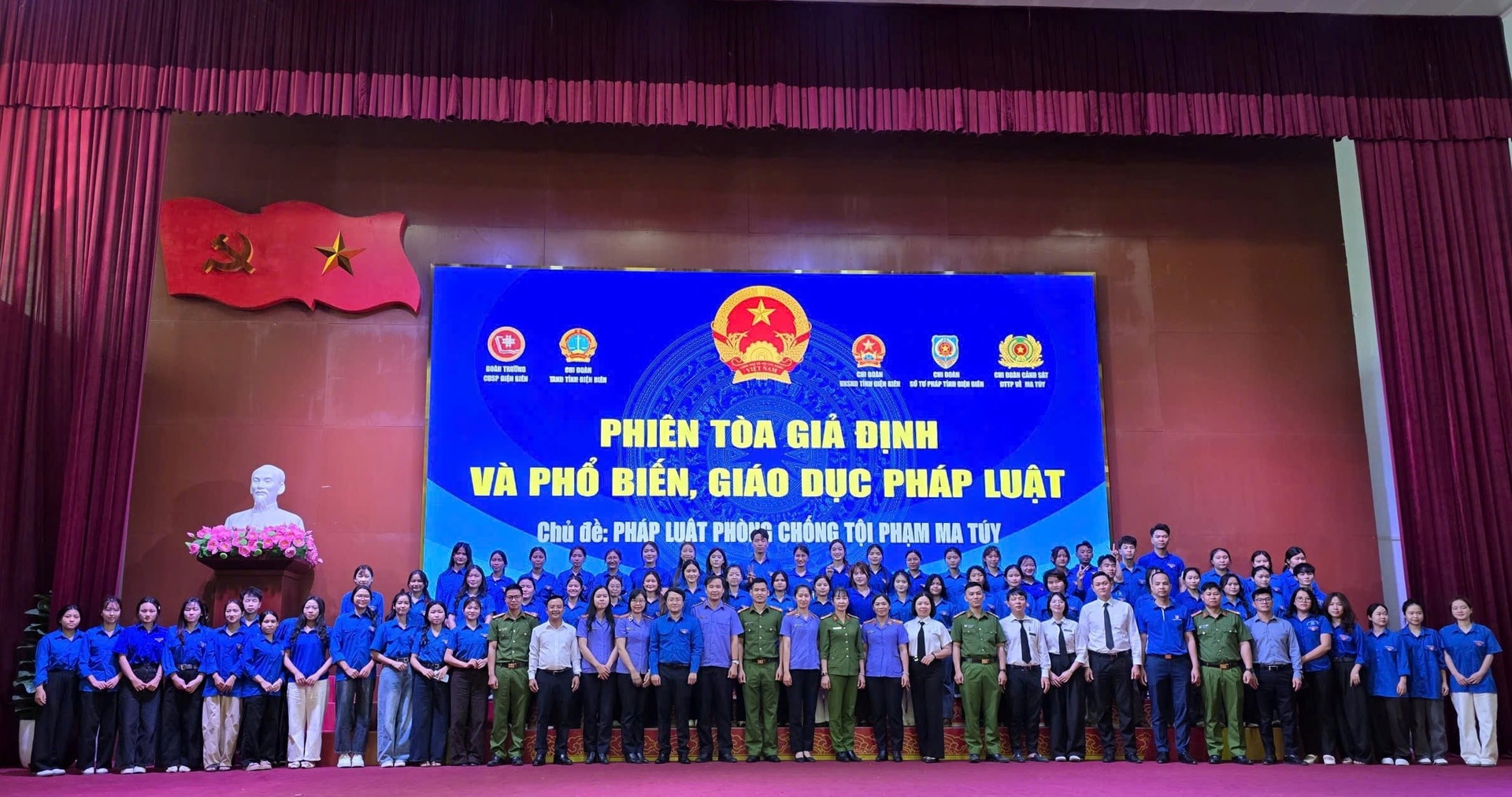 chup-anh-luu-niem.jpg