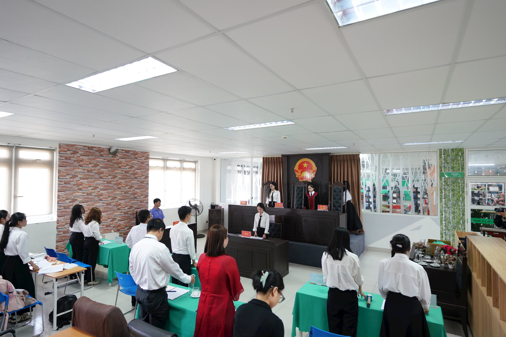 7r304686-phien-toa-gia-dinh.jpg