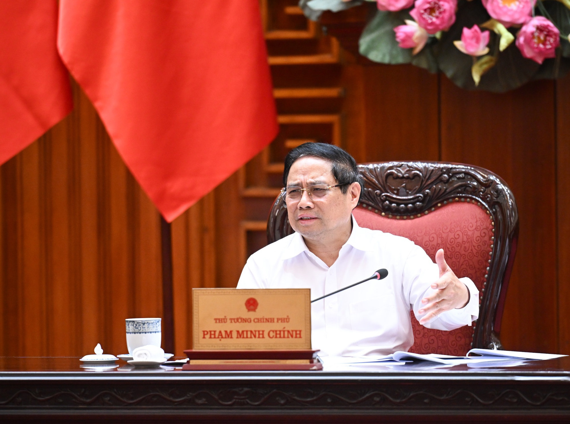Thủ tướng: Không để thiếu nguồn cung xăng dầu; khẩn trương xây dựng kho dự trữ chiến lược- Ảnh 2. Thủ tướng: Không để thiếu nguồn cung xăng dầu; khẩn trương xây dựng kho dự trữ chiến lược- Ảnh 2.