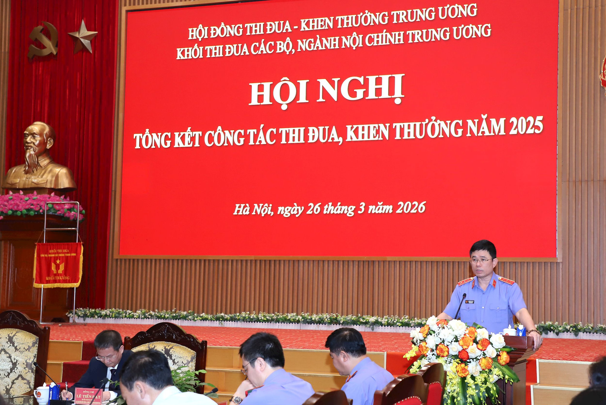 khi-thi-dua-noi-chinh-2-.jpg
