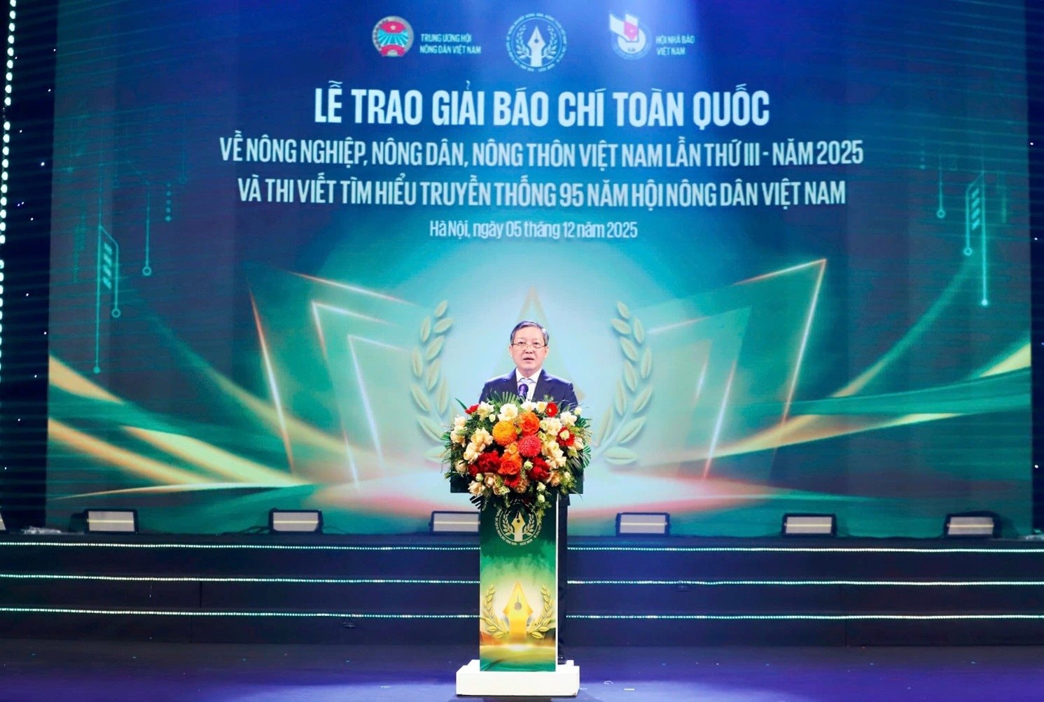giaibaochi3.jpg