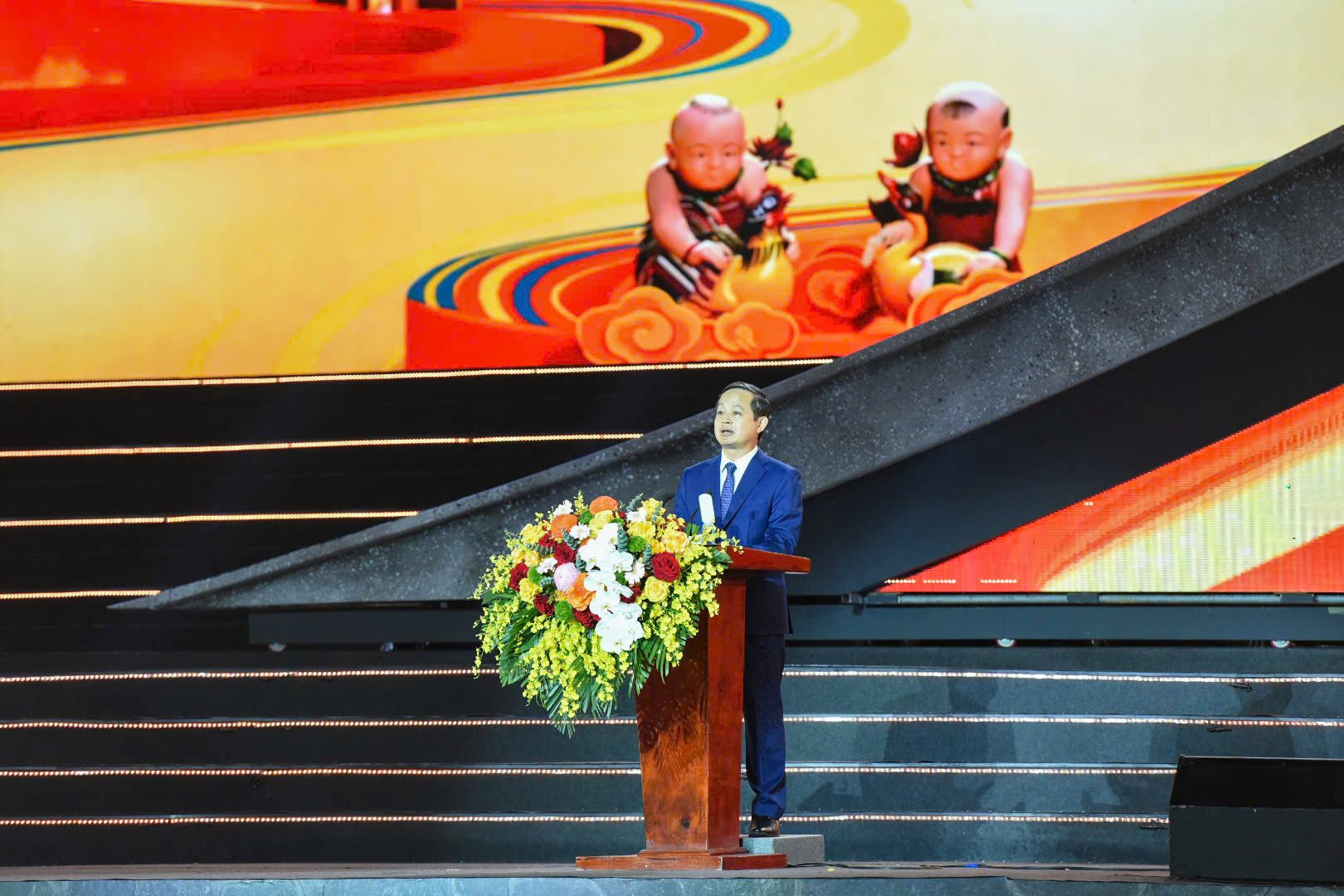 phat-bieu-pham-hoang-son.jpg