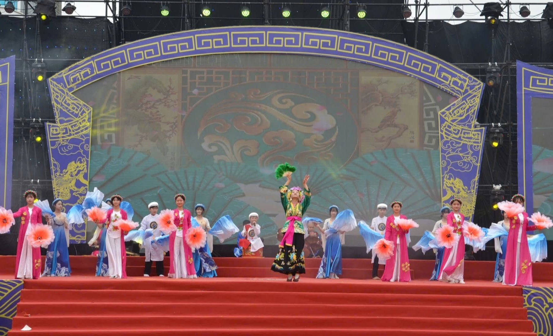 den-tranh-3.jpg
