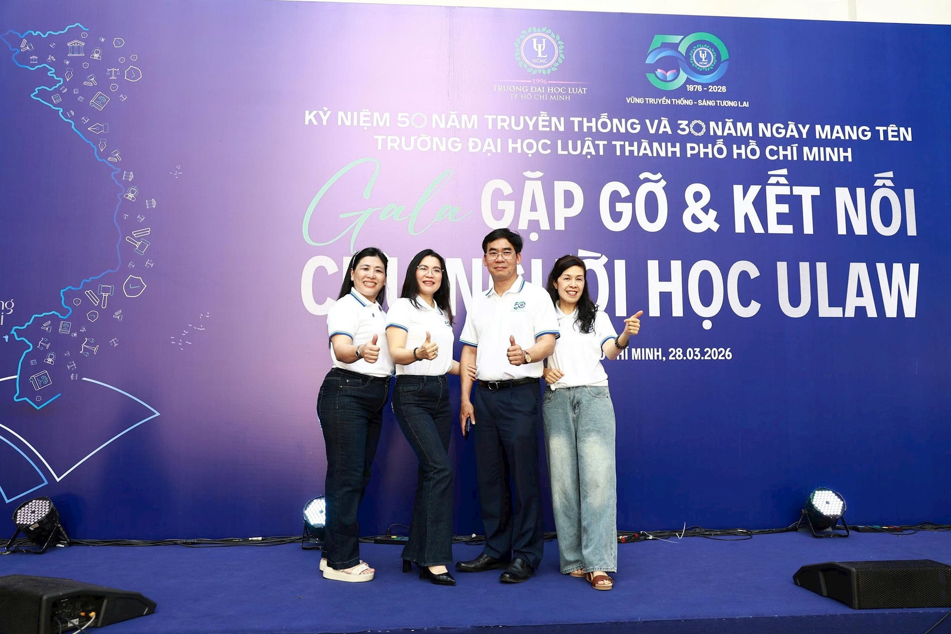 hieu-truong-le-truong-son-cung-cac-cuu-nguoi-hoc-tai-chuong-trinh.jpg