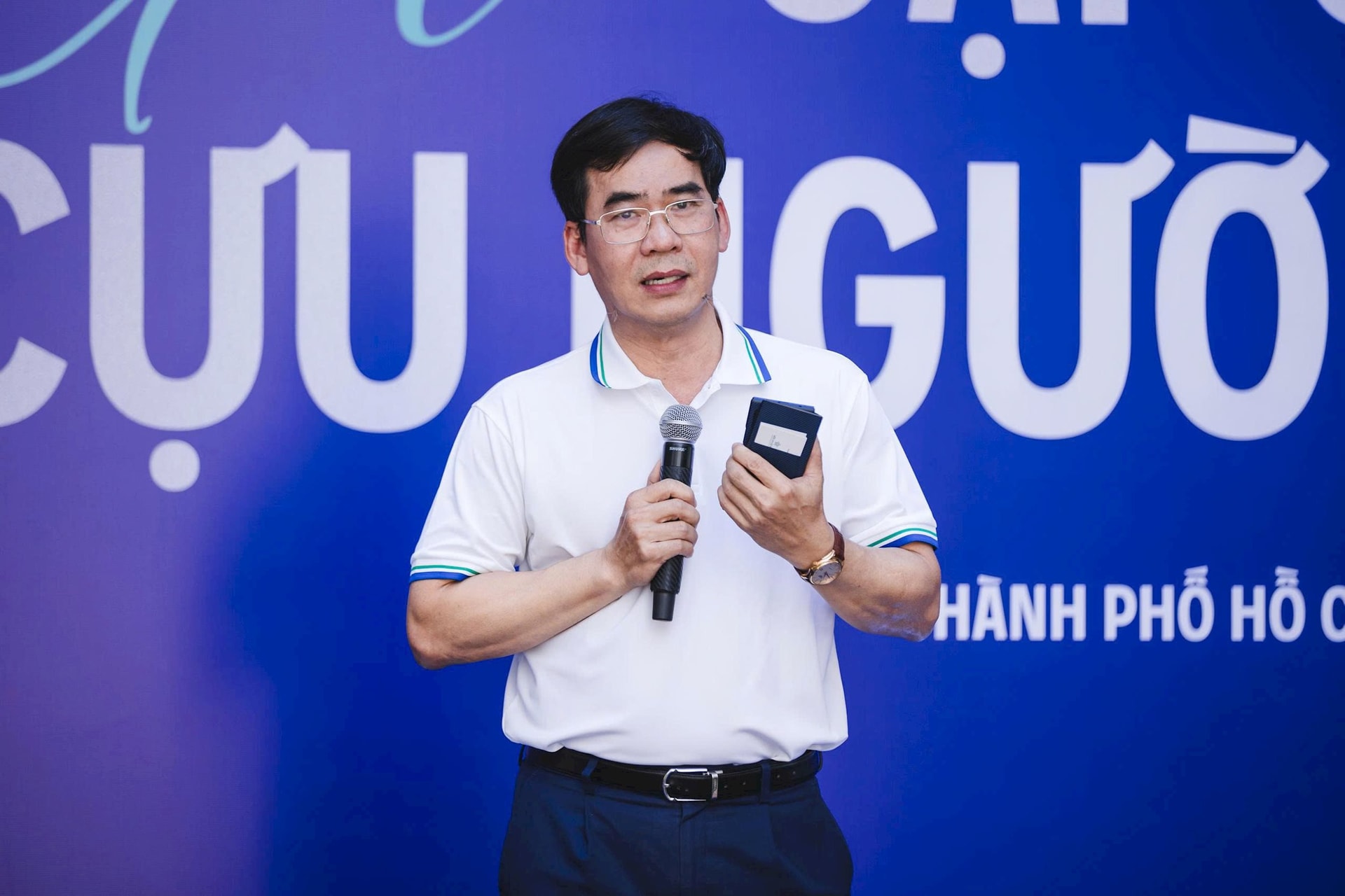ts.-le-truong-son-hieu-truong-ulaw-phat-bieu-tai-chuong-trinh-gala.jpg