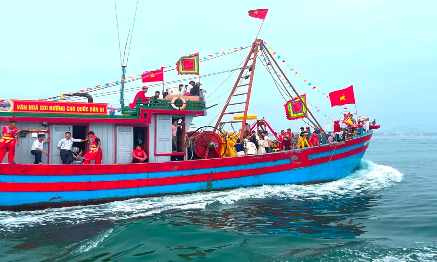 dua-thuyen.jpg