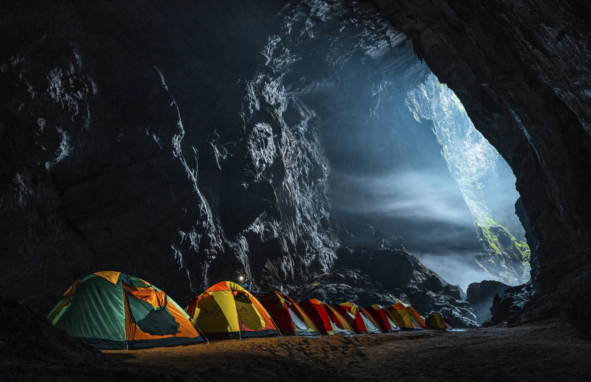 son-doong-caves-campsite-in-doline.jpg