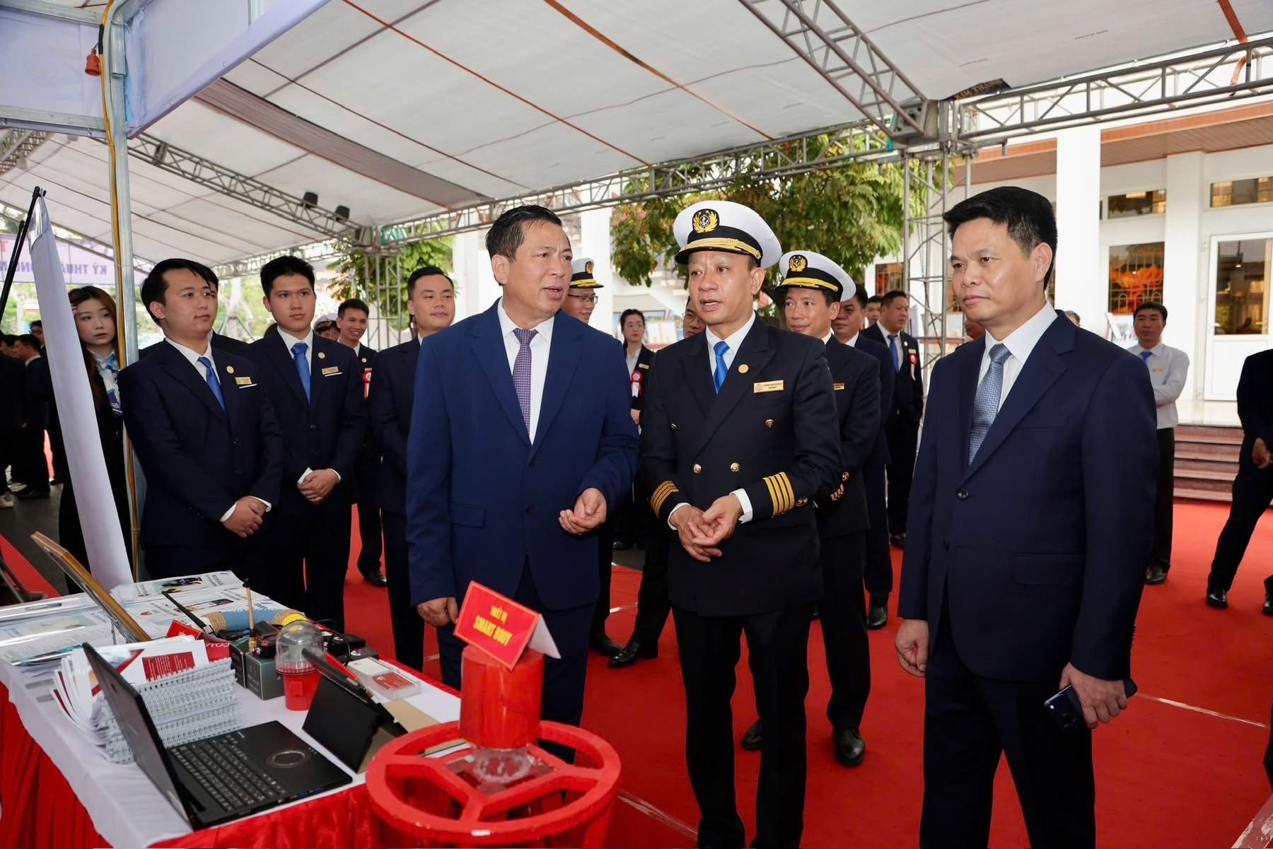 dai-hoc-hang-hai-.jpg