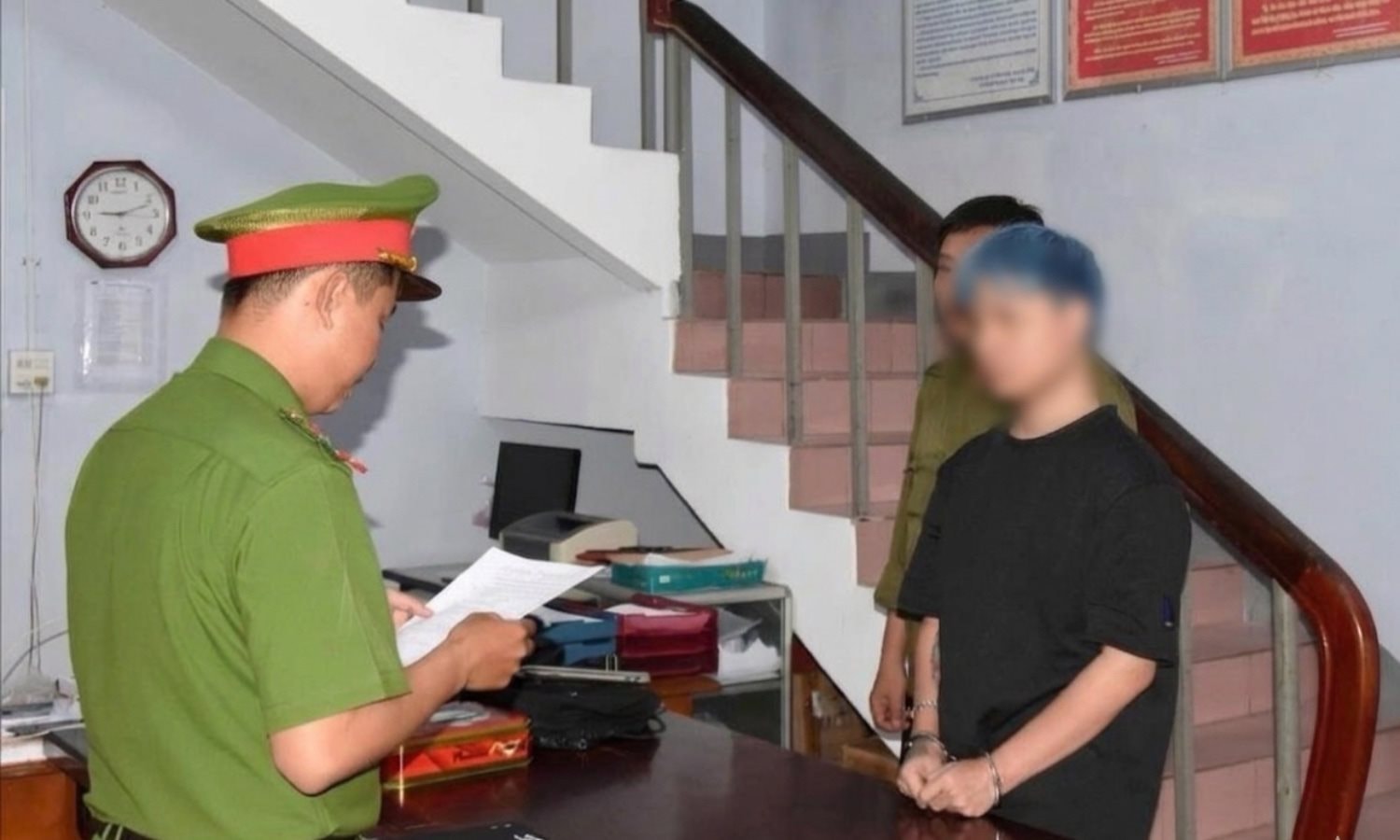 Bắt tạm giam kẻ lừa đảo gần 500 triệu đồng