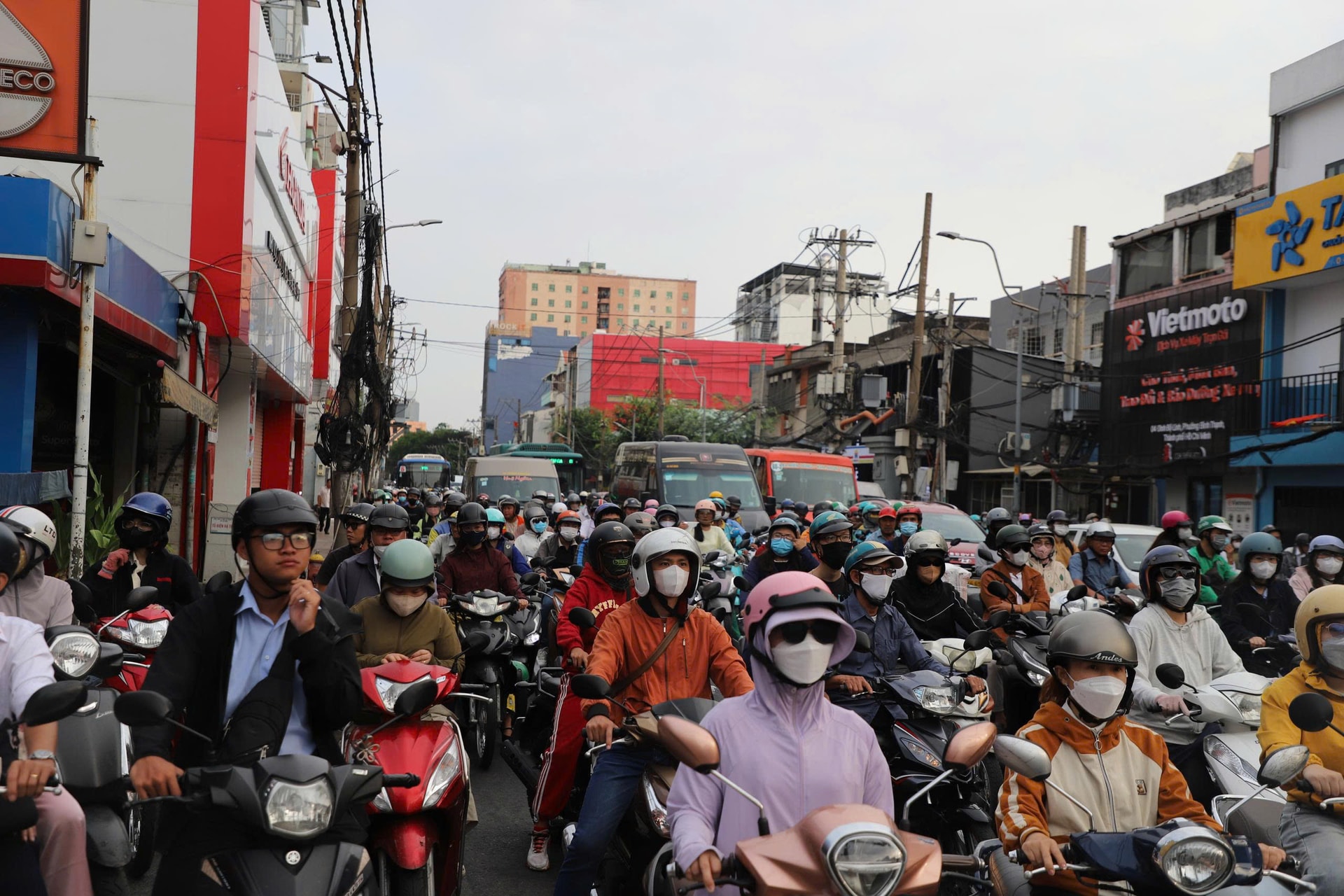 Điện lực TP.HCM cảnh báo nguy cơ “sốc” hóa đơn