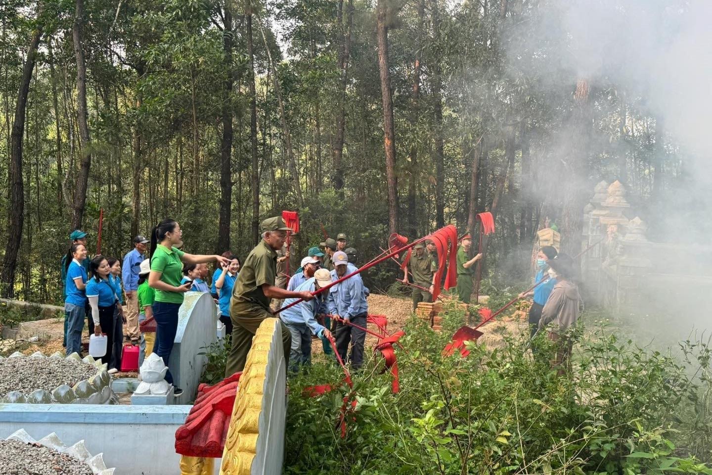 Chung tay giữ “lá phổi xanh” rừng thông An Cựu