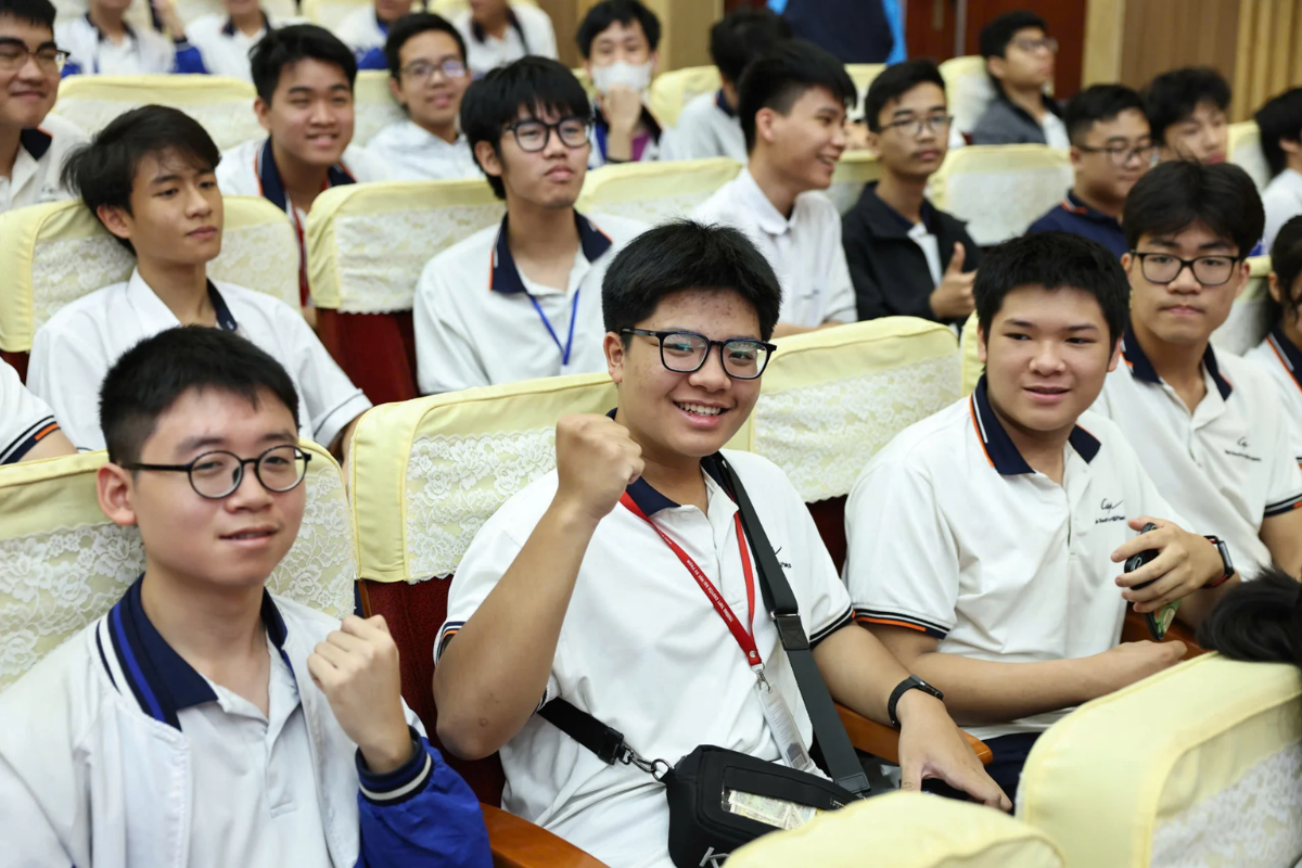 Hơn 1.600 học sinh dự thi học sinh giỏi cấp Trường Đại học Sư phạm Hà Nội