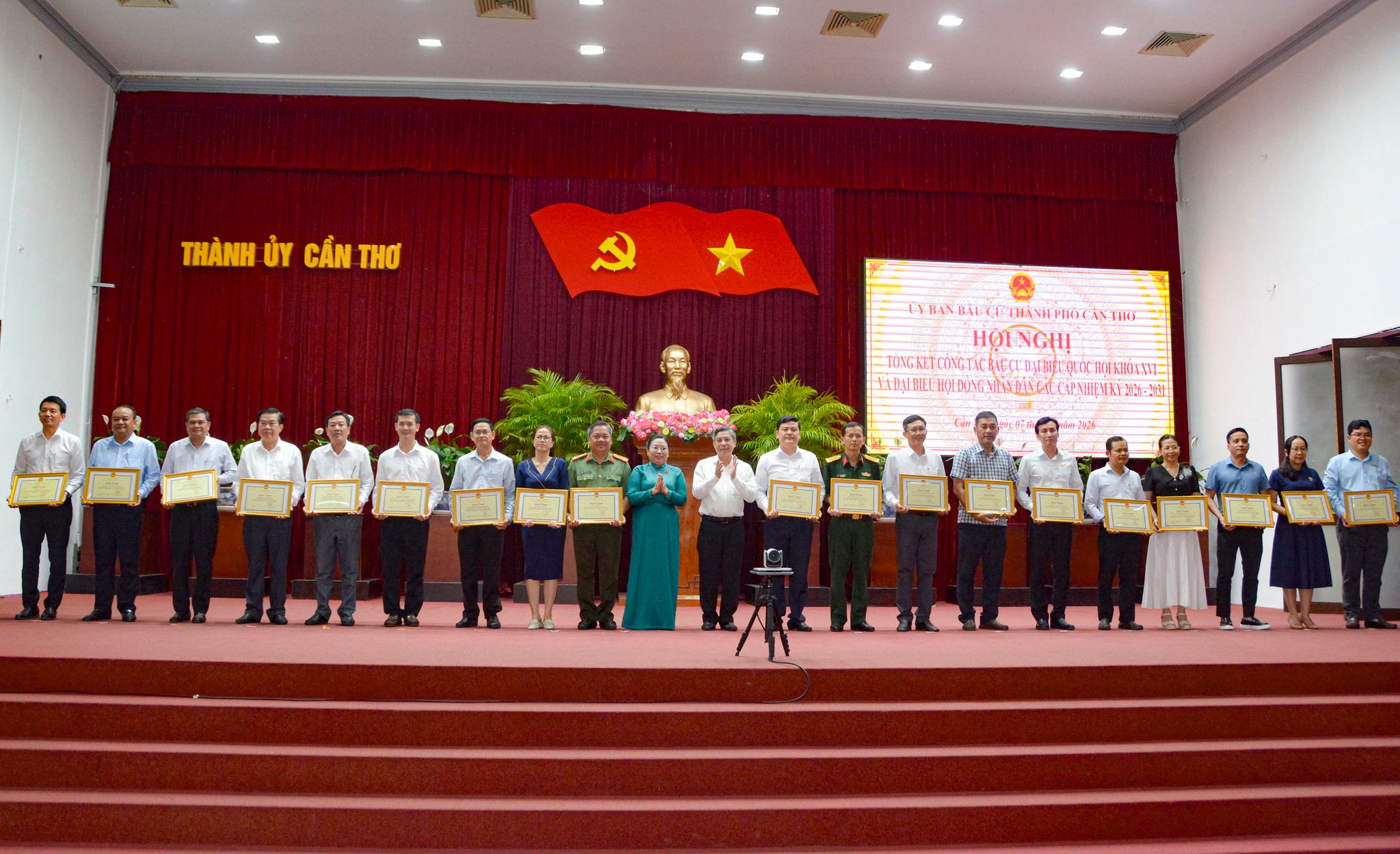 trao-thuong.jpg