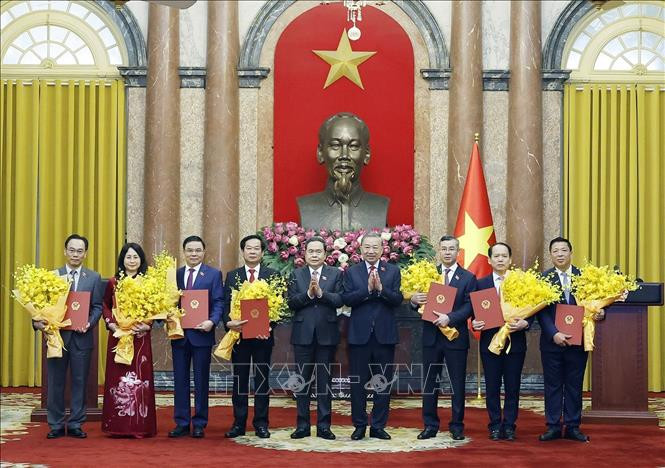 Tổng Bí thư, Chủ tịch nước chủ trì hội nghị công bố các quyết định đối với Chính phủ- Ảnh 3. Tổng Bí thư, Chủ tịch nước chủ trì hội nghị công bố các quyết định đối với Chính phủ- Ảnh 3.