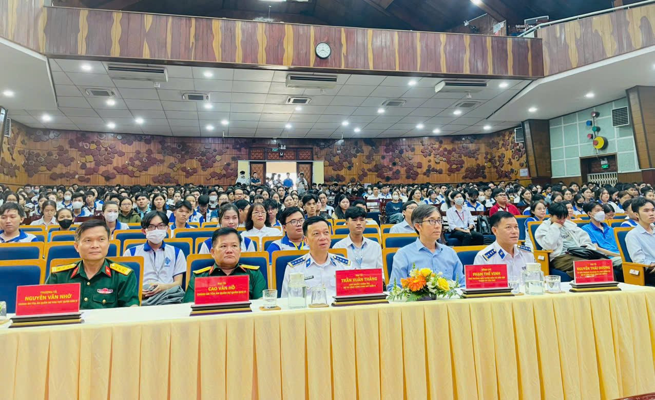 tuyen6.jpg