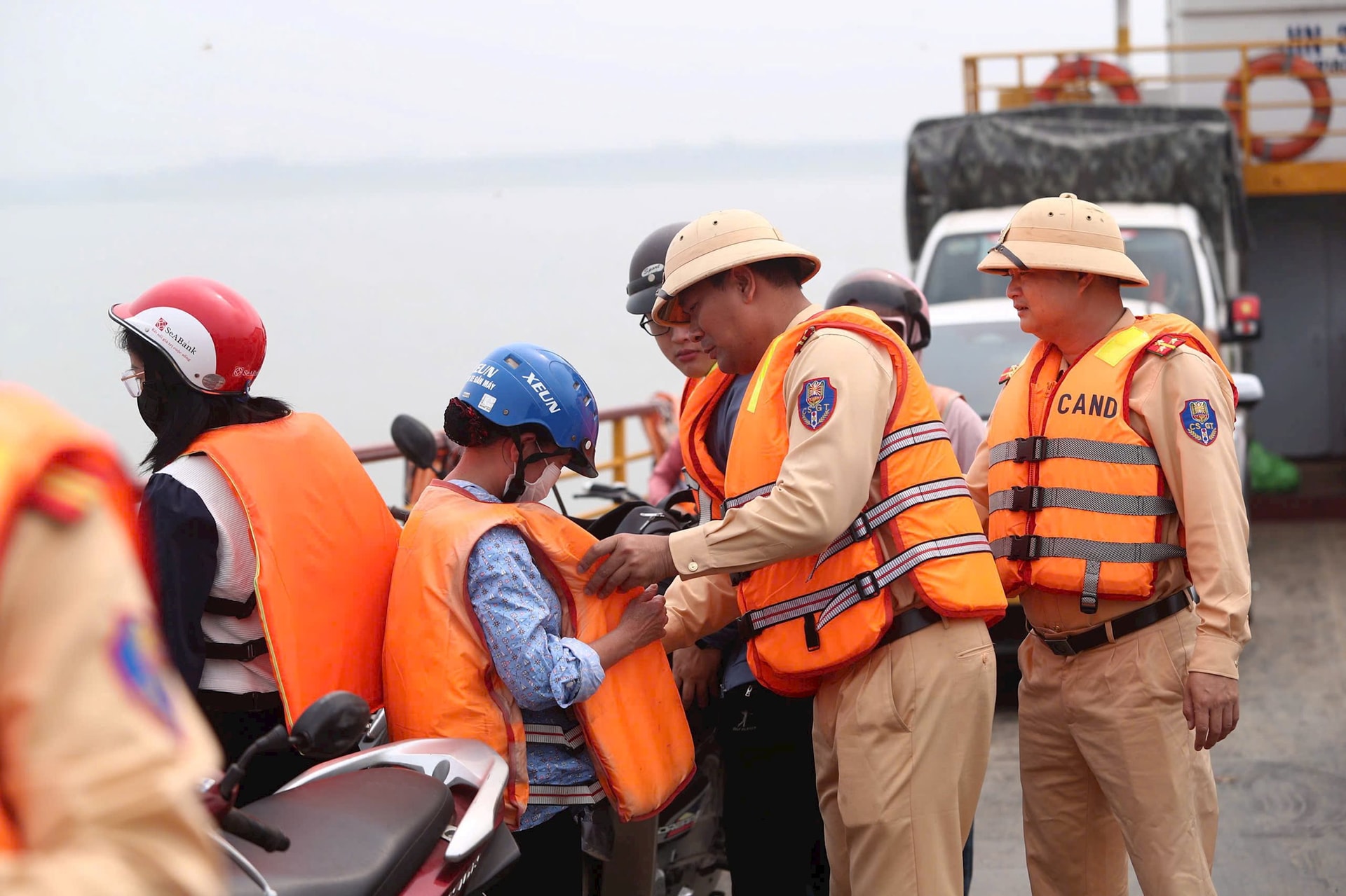 Hà Nội: Đẩy mạnh kiểm soát và đảm bảo an toàn giao thông đường thủy trước mùa mưa bão