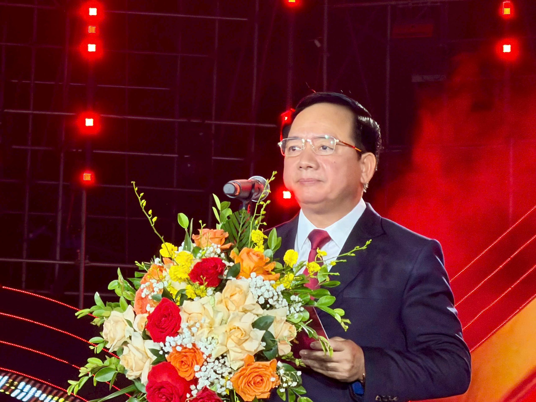 dong-chi-trinh-van-quyet.jpg