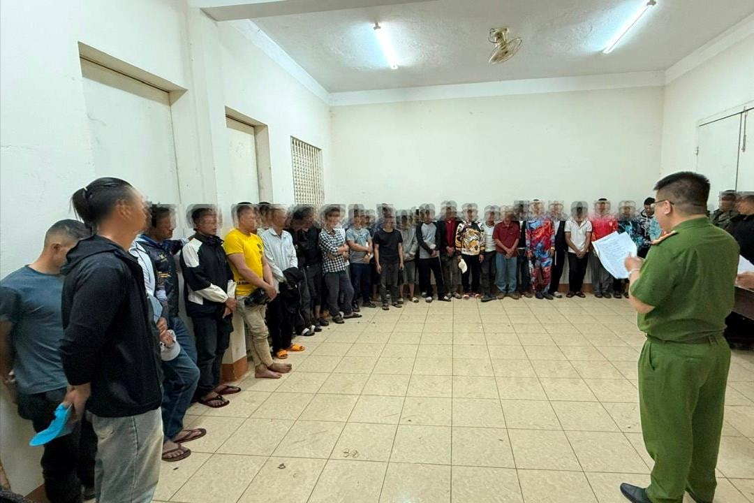 Triệt phá sới bạc “câu cá trao thưởng”, khởi tố 40 đối tượng