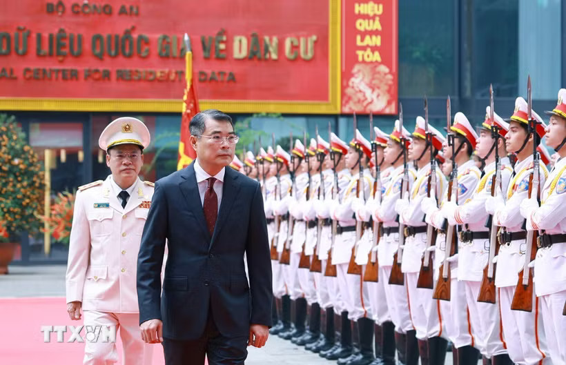 Thủ tướng Lê Minh Hưng dự Lễ kỷ niệm 80 năm Ngày truyền thống lực lượng Cảnh sát Quản lý hành chính về trật tự xã hội. (Ảnh: Dương Giang/TTXVN)