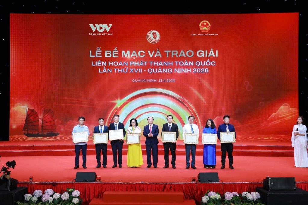 10-lanh-dao.jpeg