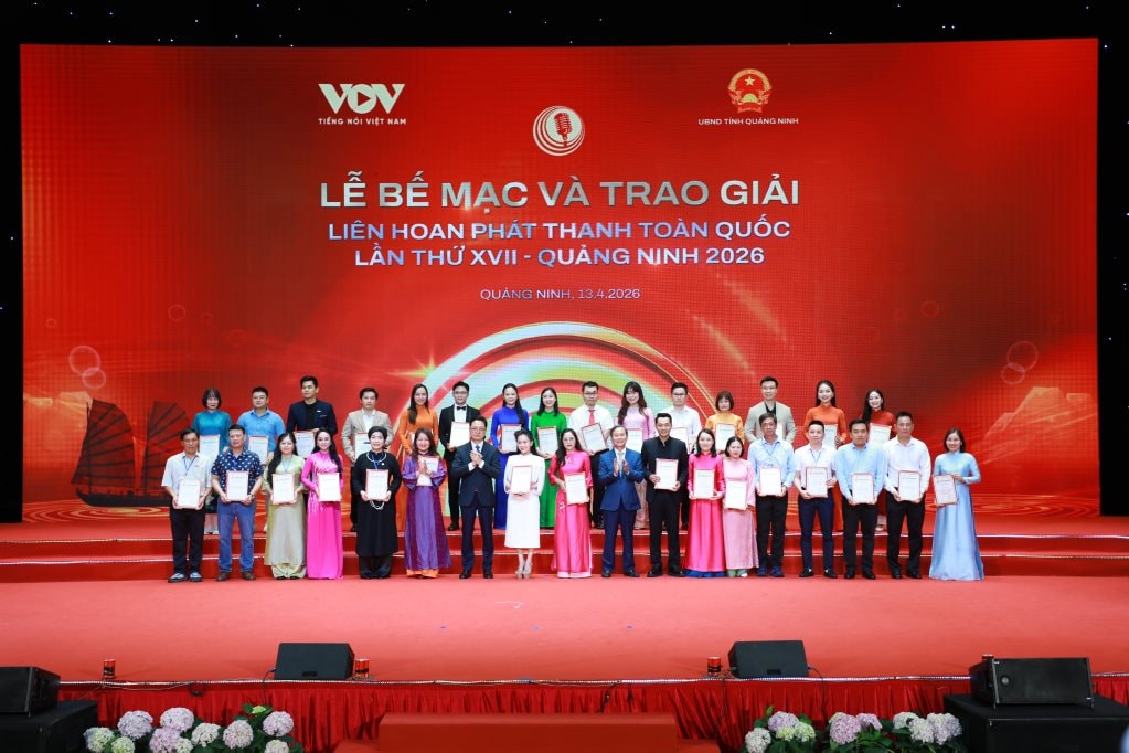9-lanh-dao.jpeg