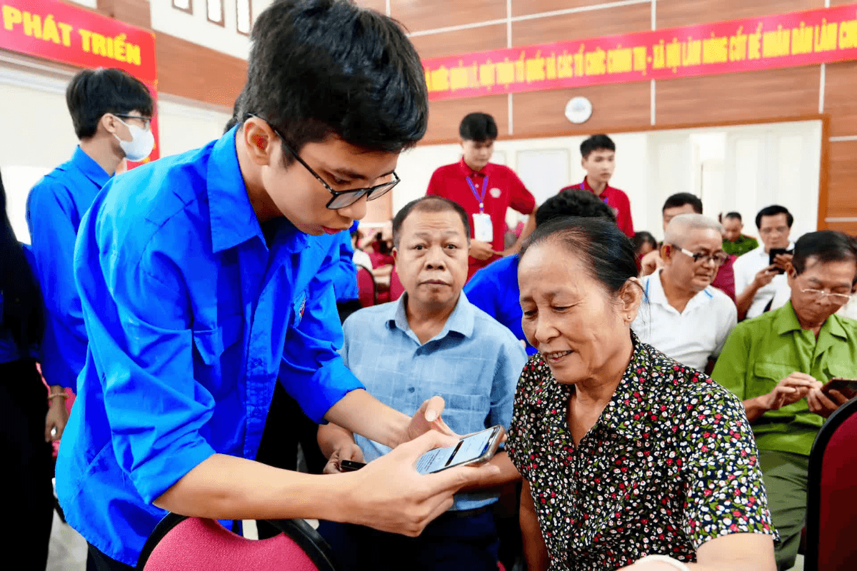 giup-nguoi-dan-tuong-tac-voi-chinh-quyen-qua-moi-truong-so-anh-minh-hoa-..png