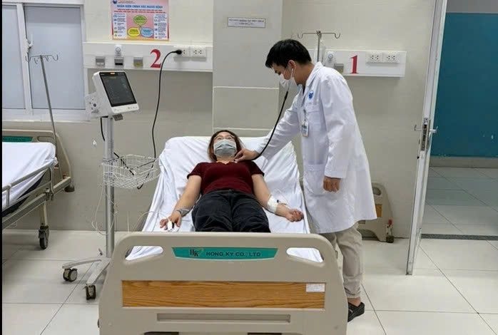 11 công nhân nghi ngộ độc sau khi ăn trưa ở công ty