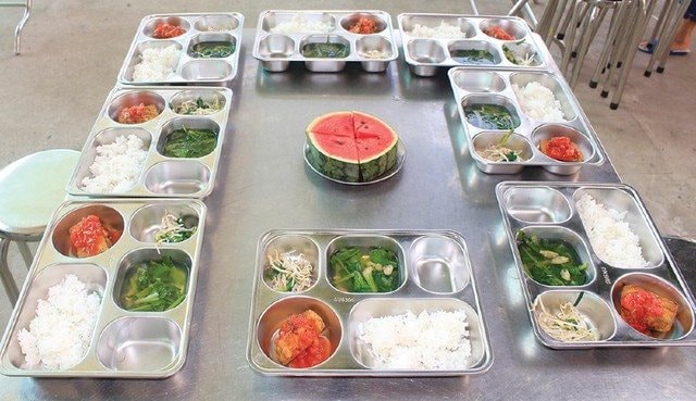 Tạo điều kiện để phụ huynh được tiếp cận thông tin suất ăn của học sinh