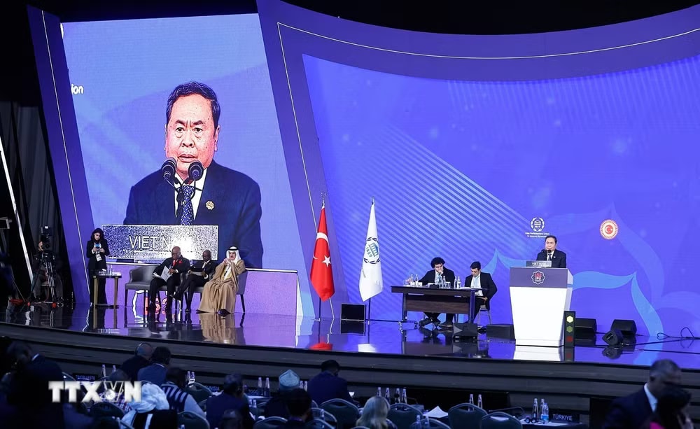 ttxvn-chu-tich-quoc-hoi-tran-thanh-man-phat-bieu-tai-phien-thao-luan-chung-1604-2.jpg