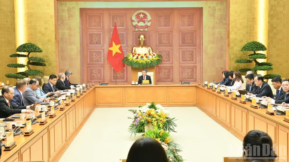 Quang cảnh buổi làm việc. (Ảnh: THANH GIANG)