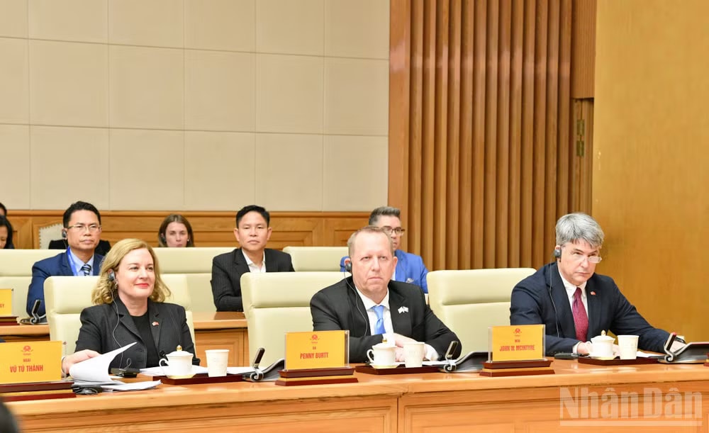 Đại diện Đại sứ quán Hoa Kỳ tại Việt Nam và lãnh đạo Hội đồng Kinh doanh Hoa Kỳ - ASEAN (USABC) tham dự buổi làm việc. (Ảnh: THANH GIANG)