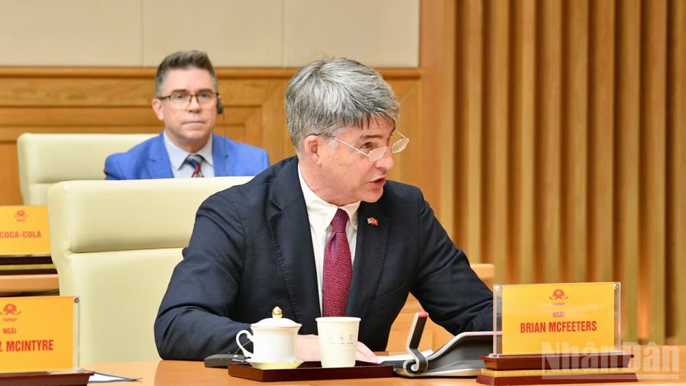 Quyền Chủ tịch Hội đồng Kinh doanh Hoa Kỳ - ASEAN (USABC) Brian McFeeters phát biểu ý kiến tại buổi làm việc. (Ảnh: THANH GIANG)
