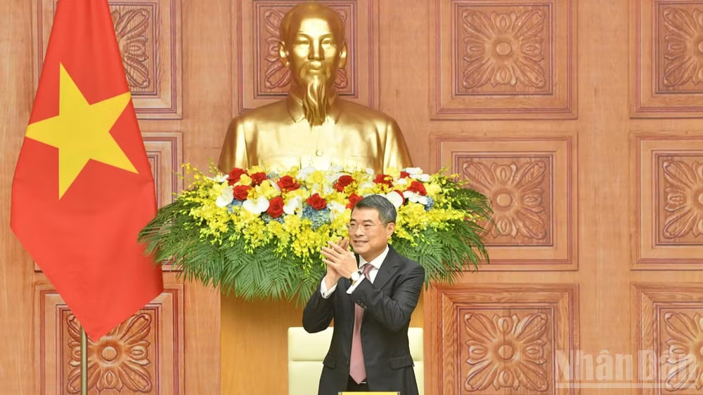 Thủ tướng Chính phủ Lê Minh Hưng nồng nhiệt chào đón Đoàn doanh nghiệp cấp cao Hoa Kỳ. (Ảnh: THANH GIANG)