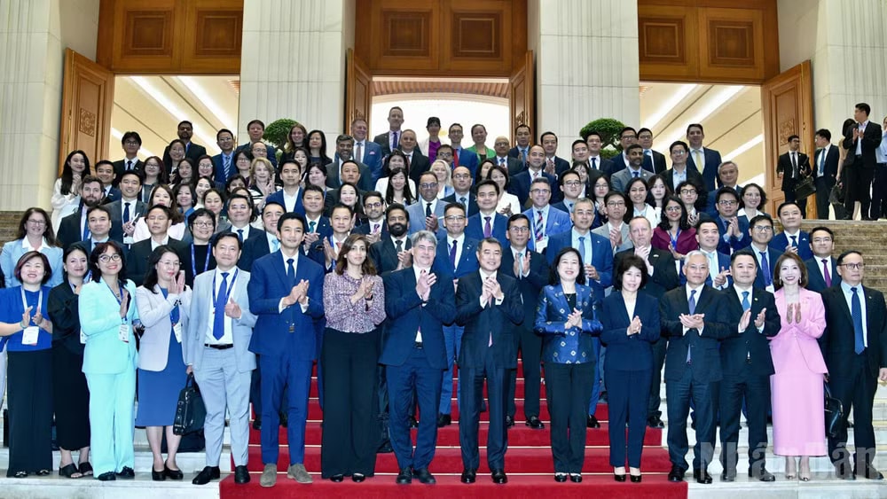 Thủ tướng Chính phủ Lê Minh Hưng và Đoàn đại biểu doanh nghiệp cấp cao Hội đồng Kinh doanh Hoa Kỳ-ASEAN. (Ảnh: THANH GIANG)