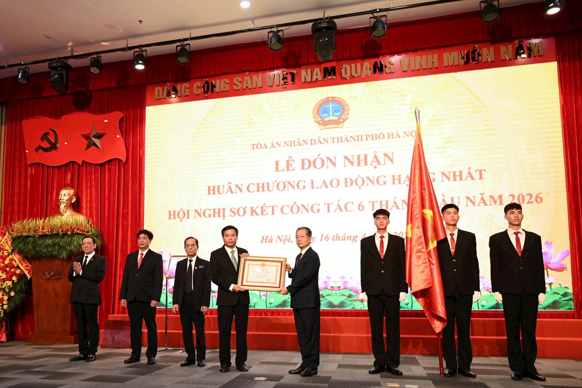 huan-chuong.jpg