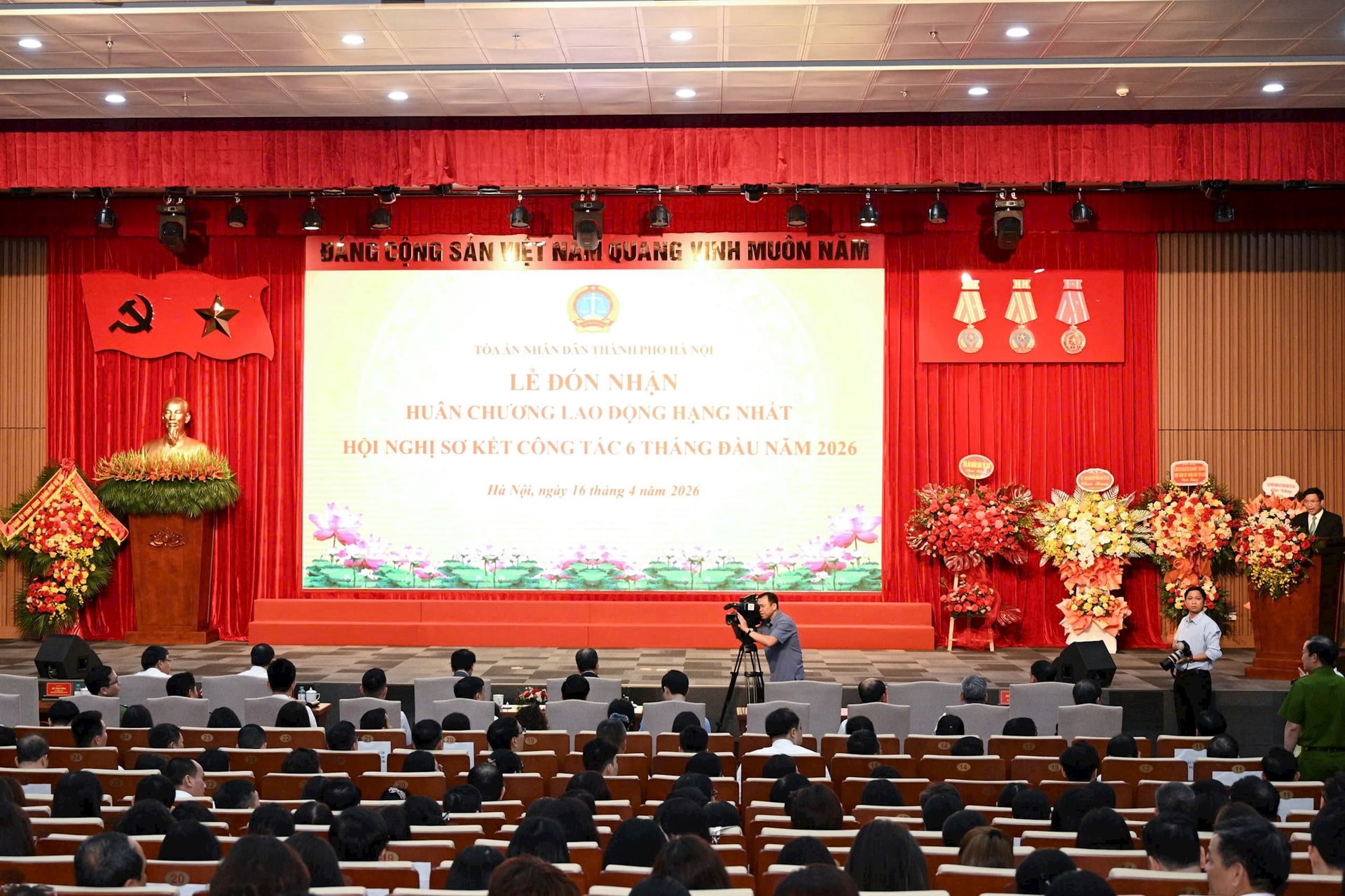 toan-canh.jpg