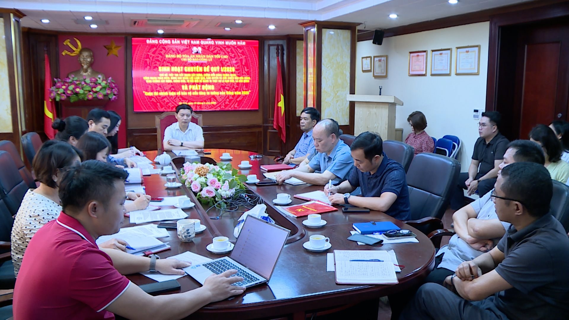 dung-tin-247.01_39_44_04.still026.jpg
