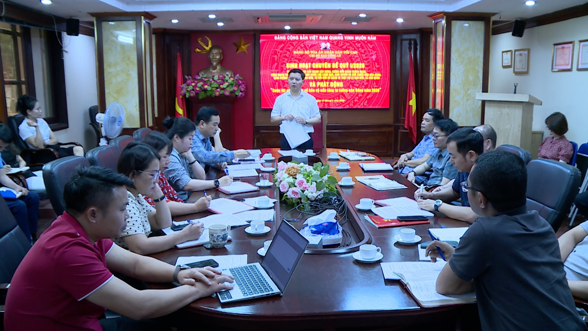 dung-tin-247.01_39_55_05.still022.jpg