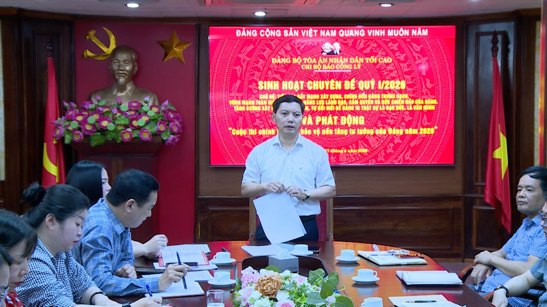 dung-tin-247.01_40_12_02.still023.jpg