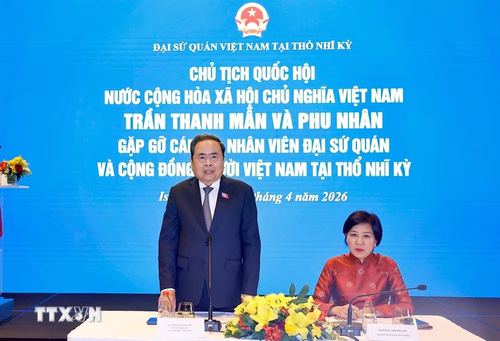 Chủ tịch Quốc hội Trần Thanh Mẫn gặp gỡ cộng đồng người Việt tại Thổ Nhĩ Kỳ- Ảnh 3. Chủ tịch Quốc hội Trần Thanh Mẫn gặp gỡ cộng đồng người Việt tại Thổ Nhĩ Kỳ- Ảnh 3.