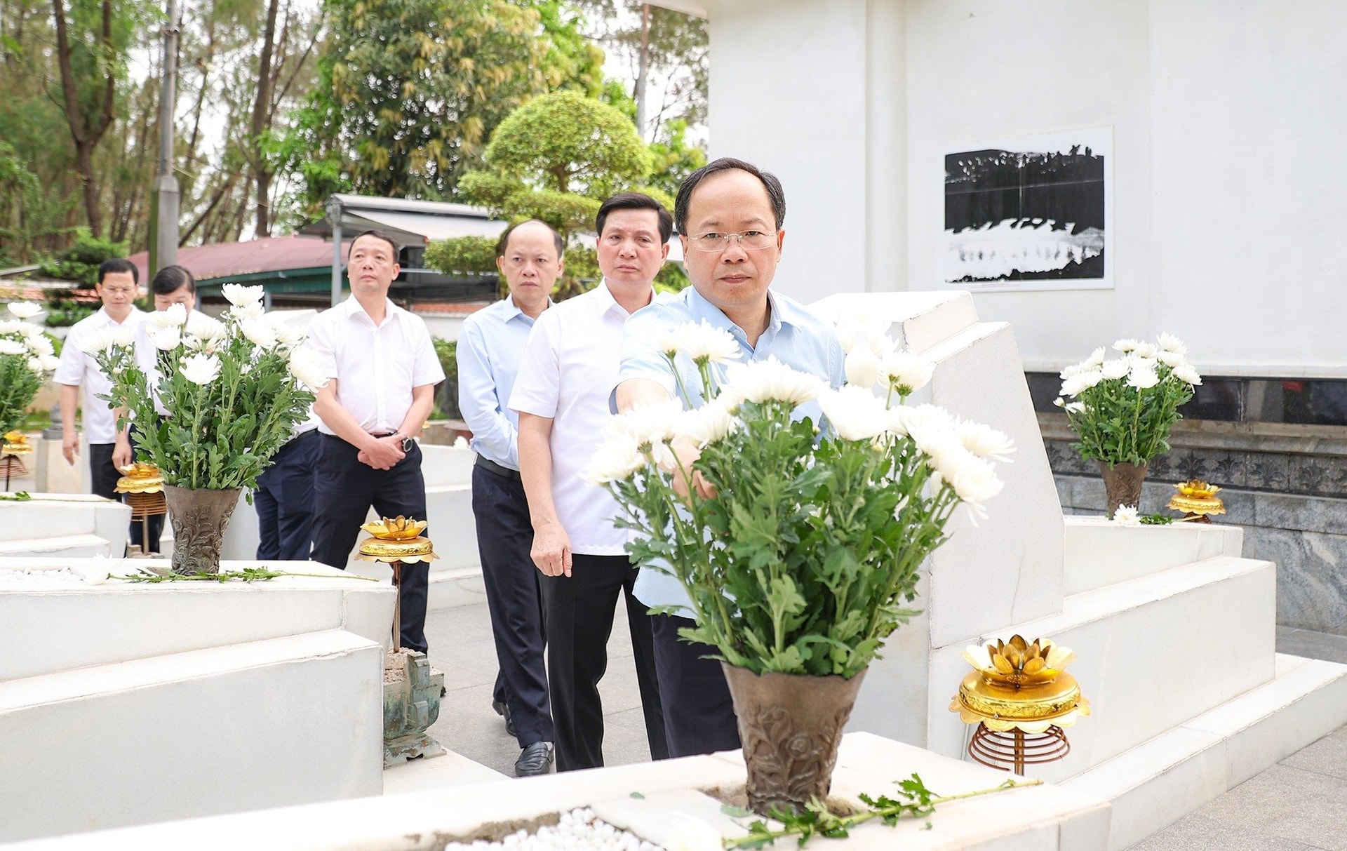 thu-tuong_le_minh_hung_dang_huong_tai_ha_tinh_4.jpg