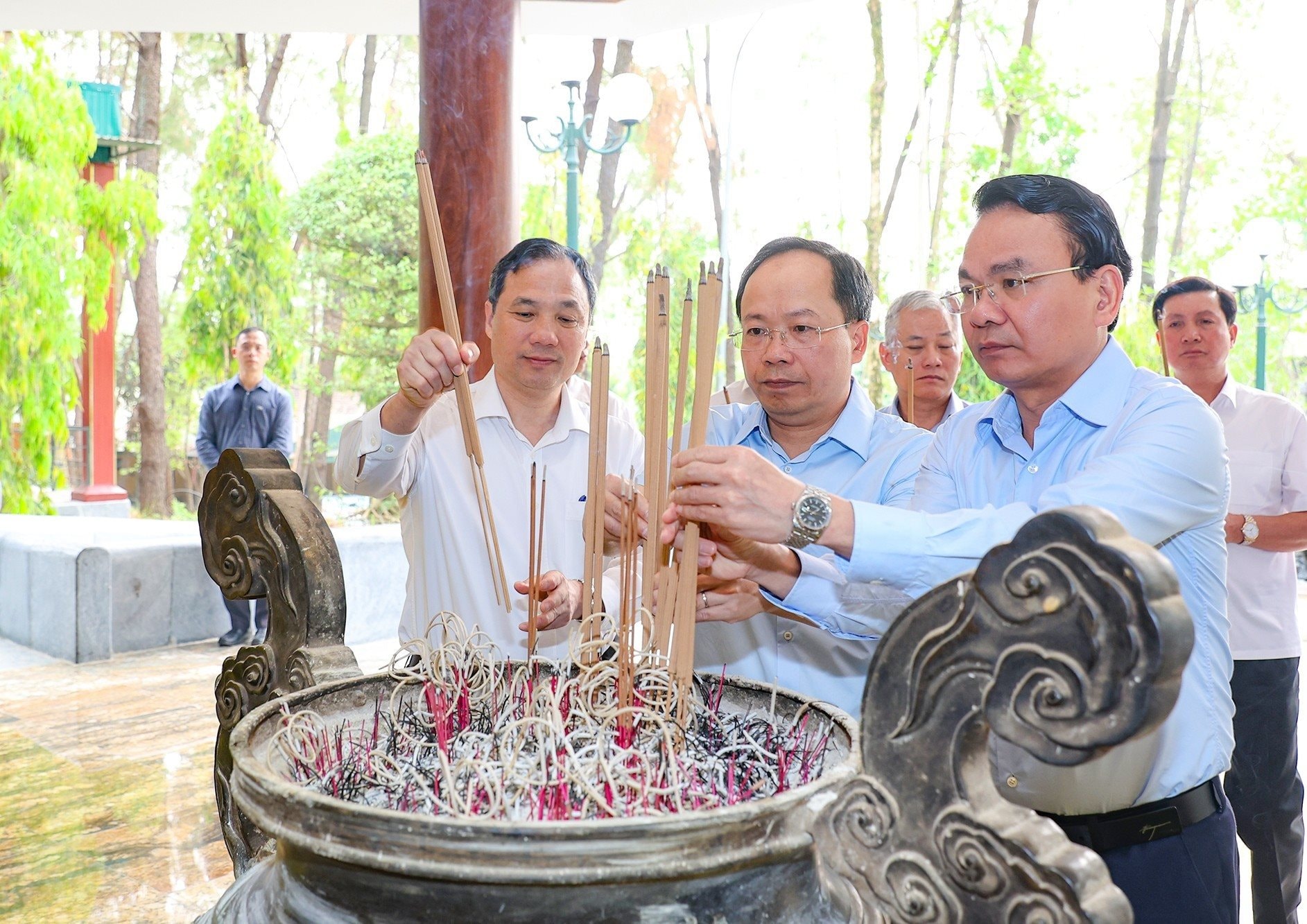 thu-tuong_le_minh_hung_dang_huong_tai_ha_tinh_6.jpg