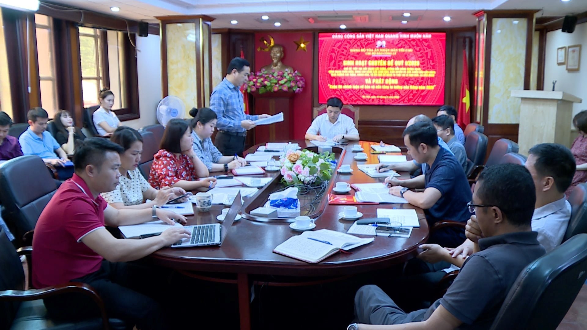 dung-tin-247.01_39_46_23.still032.jpg