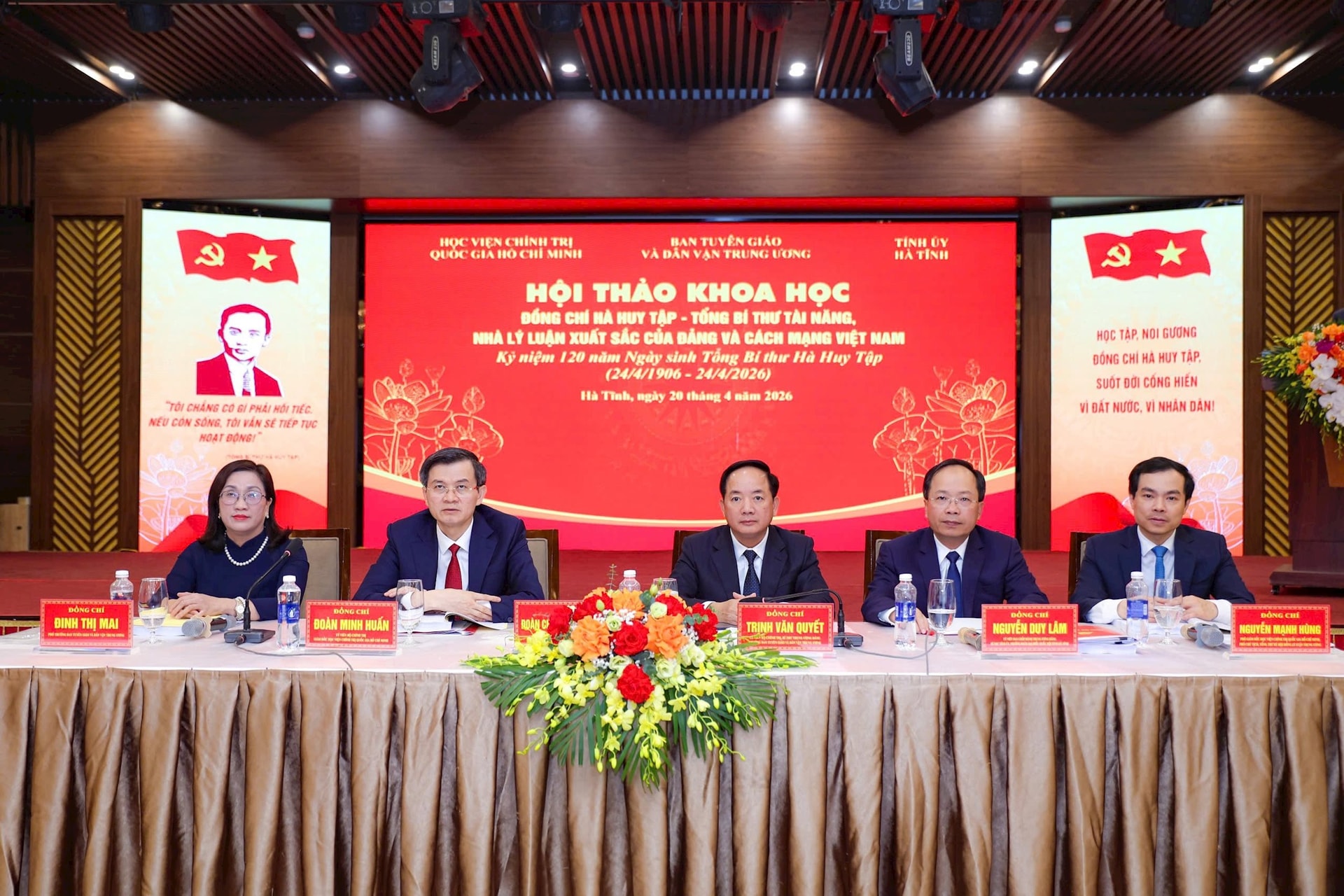 hoi_thao_khoa_hoc_ha_huy_tap_0jpg.jpg