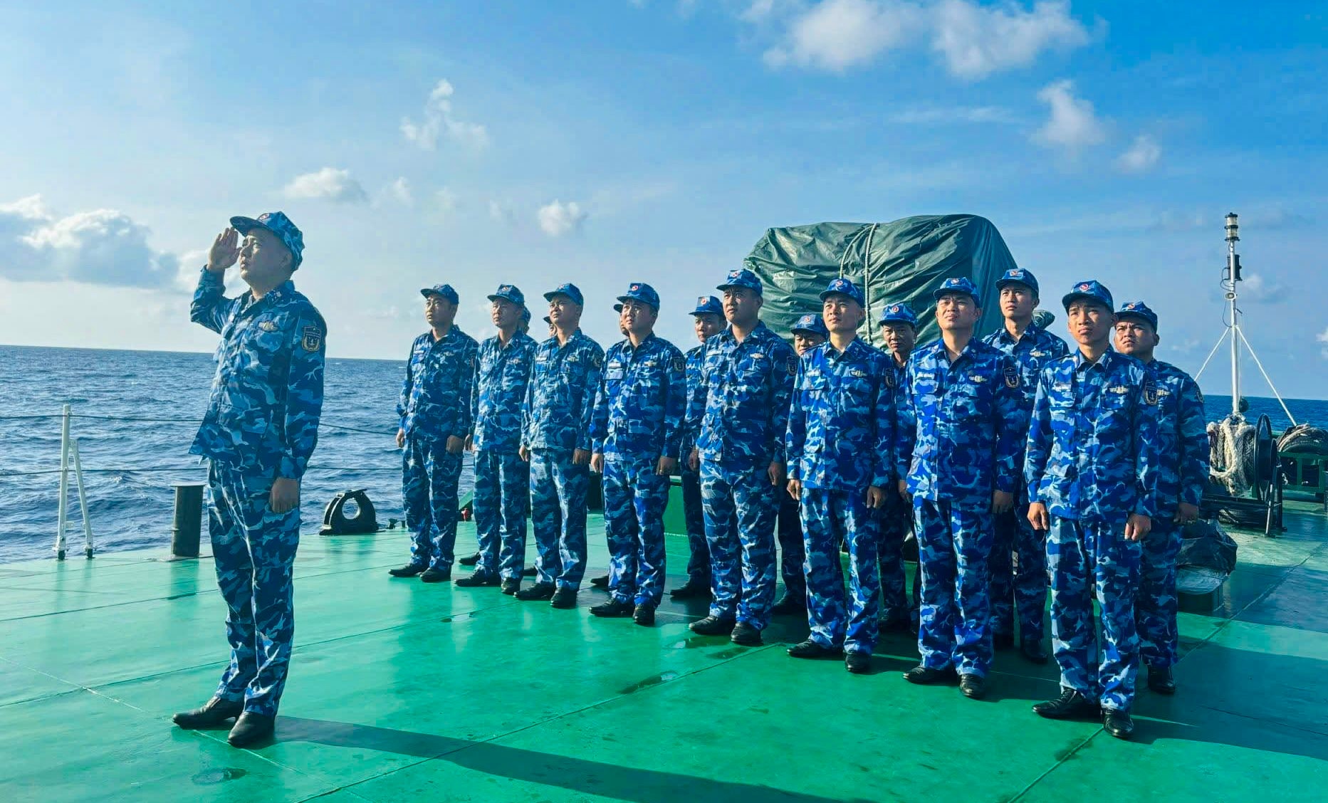 Kỷ luật thép giữa đại dương