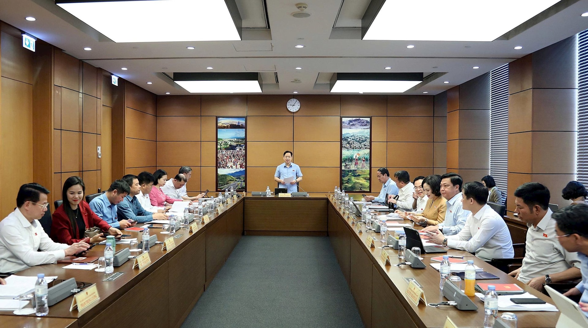 to10-quochoi.jpg