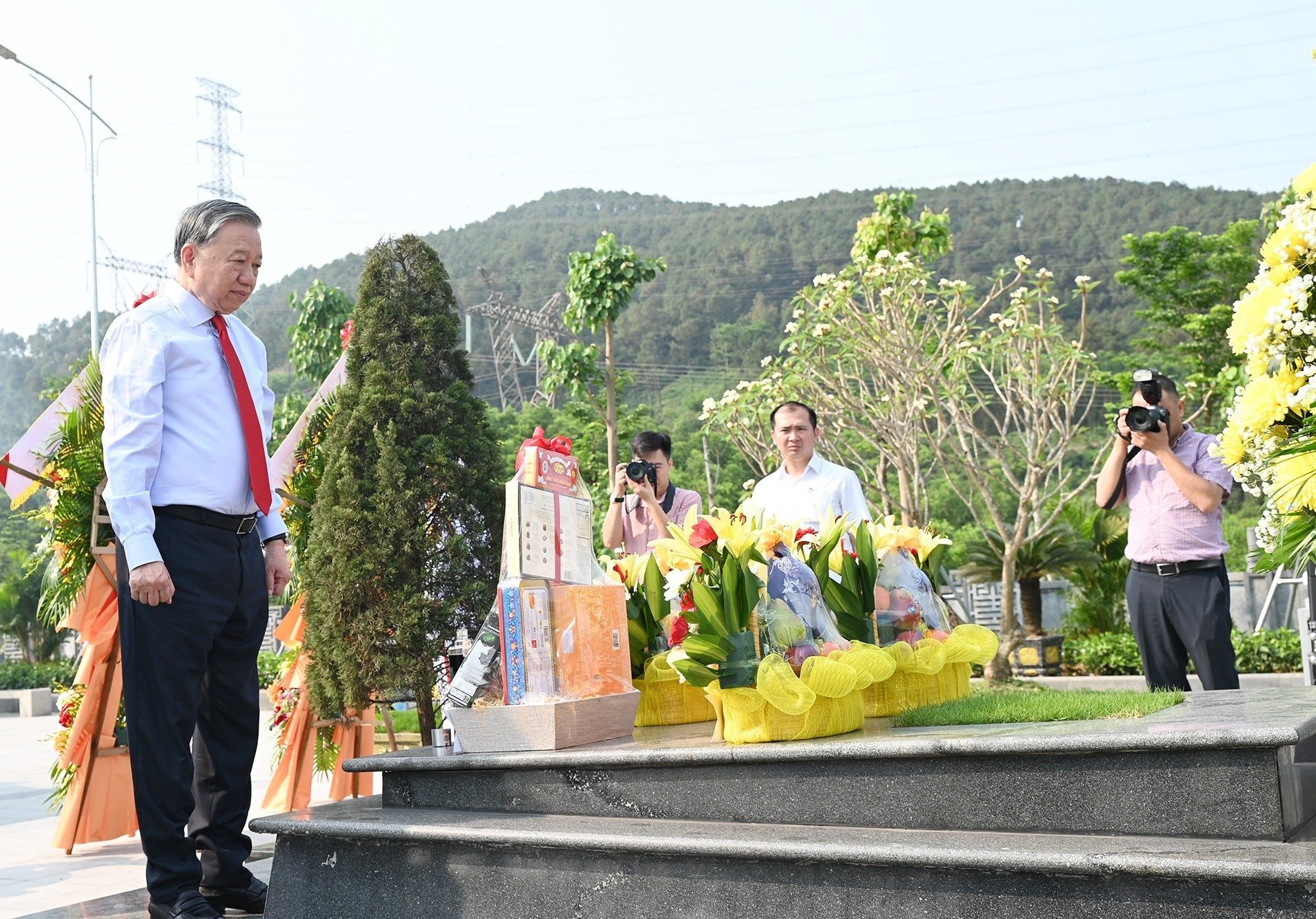 tong_bi_thu_to_lam_dang_huong_ha_tinh_6.jpg