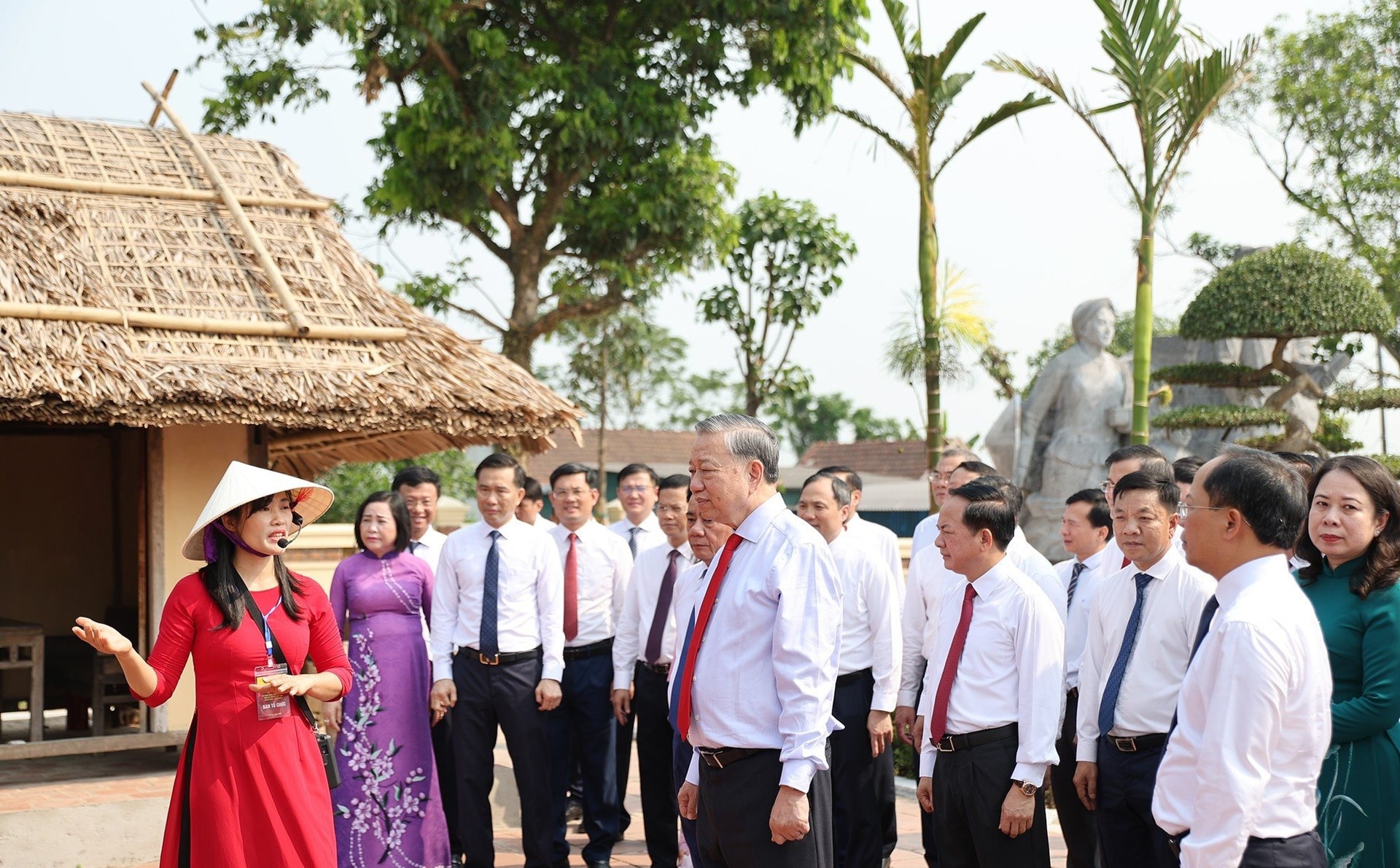 tong_bi_thu_to_lam_dang_huong_ha_tinh_7.jpg