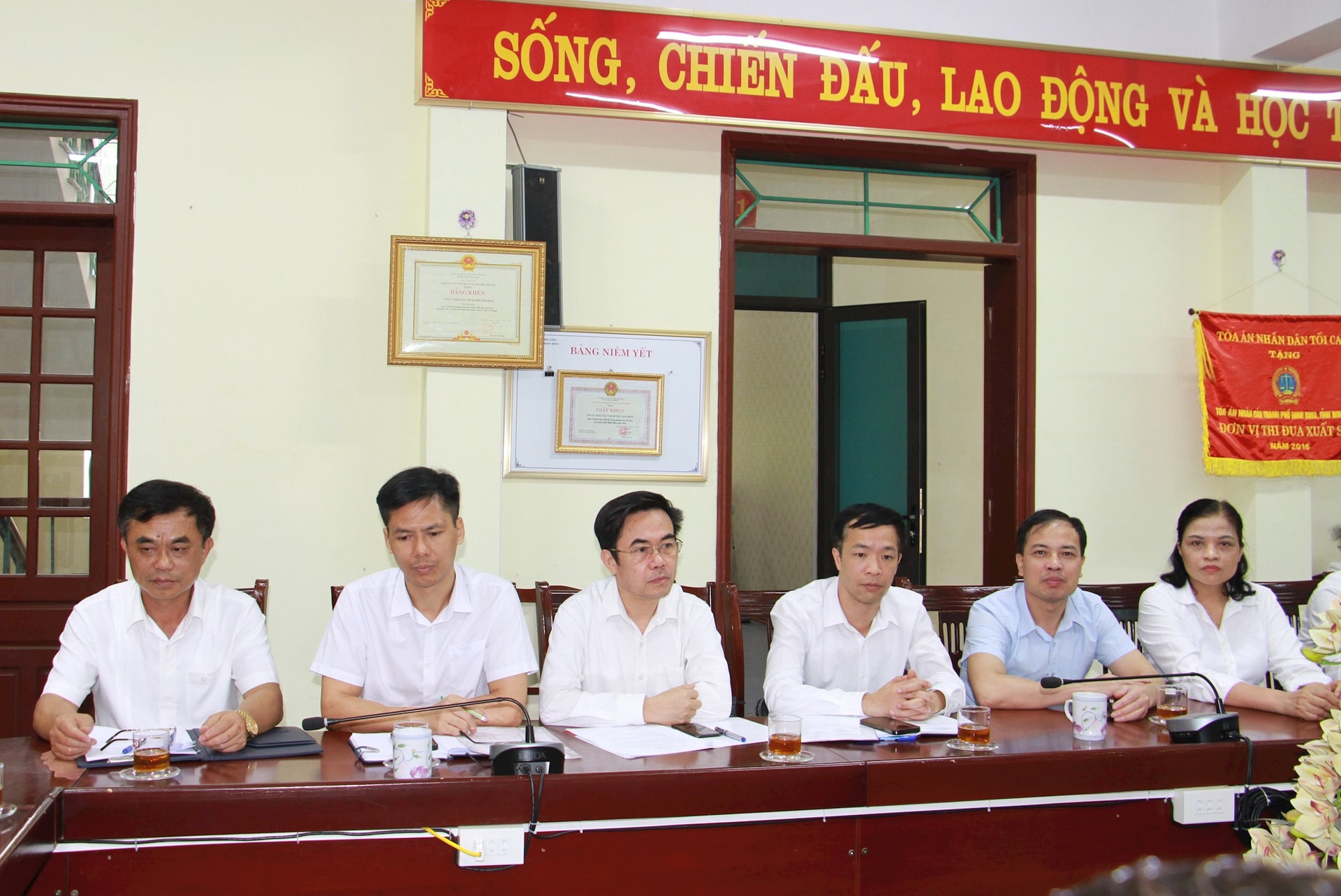 hoi_nghi2.jpg